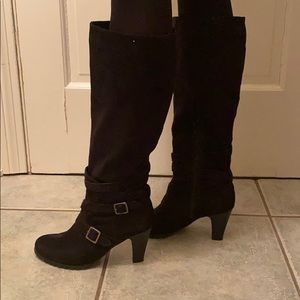 Victor Alfaro heeled boots
